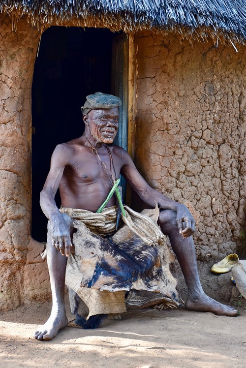 Dupa chief after receiving sleeping bag