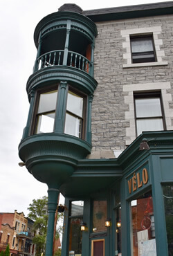 Victorian architecture in Montreal: Bay windows.