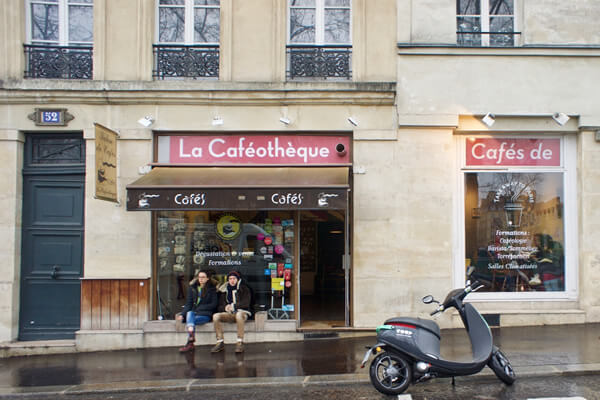 La Cafeotheque from the outside is far from pretentious for Paris.