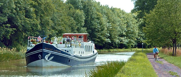 Barge cruise travel in Europe on the Saint Louis