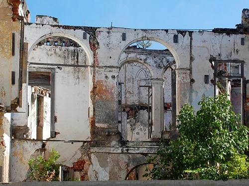 Havana colonial architecture deteriorating due to age, humidity and neglect.