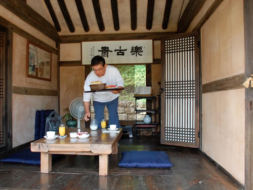 Breakfast porch hanok.