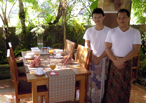 The patio of the Alamanda Bed and Breakfast.