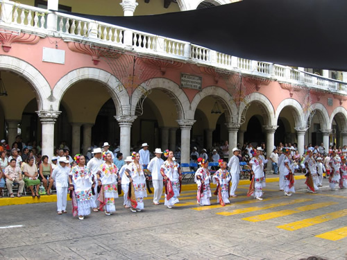 Travel with a senior parent at Merida, Mexico.