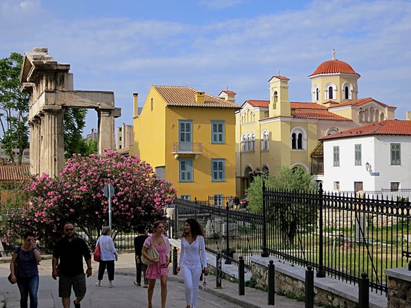 A street scene with expats living in Europe.