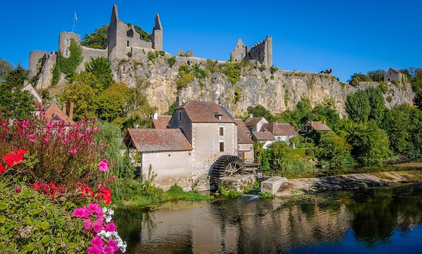 Volunteer in France restoring a castle.