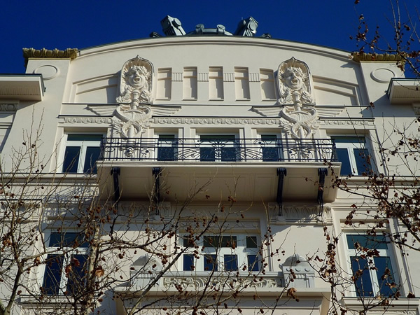 American embassy in Vienna in case of emergency