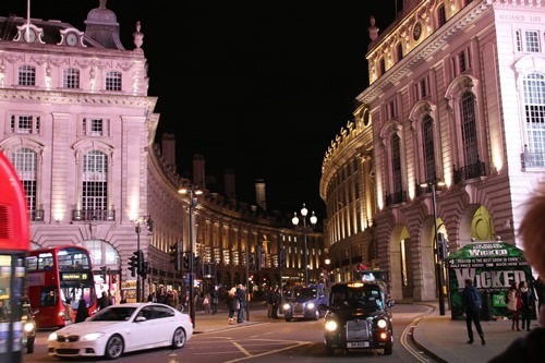 Work in London and visit Piccadilly Circus